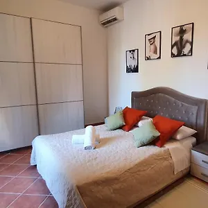 Apartment Chic 'n Charme Trastevere Terrace 2, Rome