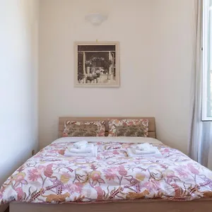 Apartment Casa Di Amici Garbatella, Rome